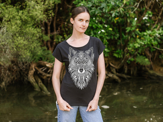 Wolf - Women's T-shirt - Black